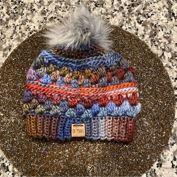 NWT Very Pretty Of Mars Knit Multi-Colored Pom Pom Beanie Hat Cap - Picture 1 of 3